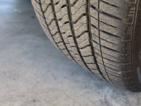 Used 2021 GMC Yukon Denali w/ Denali Premium Package image 12