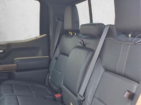 Used 2020 Chevrolet Silverado 1500 High Country w/ Technology Package AWD/4WD image 12