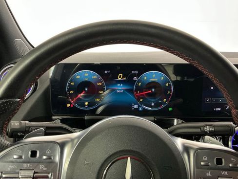 Used 2023 Mercedes-Benz GLA 250 image 10
