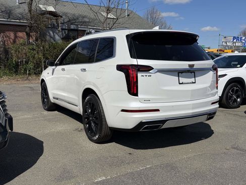 Used 2023 Cadillac XT6 AWD image 3