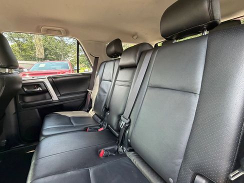 Used 2014 Toyota 4Runner SR5 RWD image 22