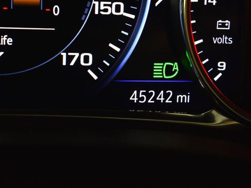 Used 2023 Chevrolet Traverse Premier w/ Redline Edition image 21