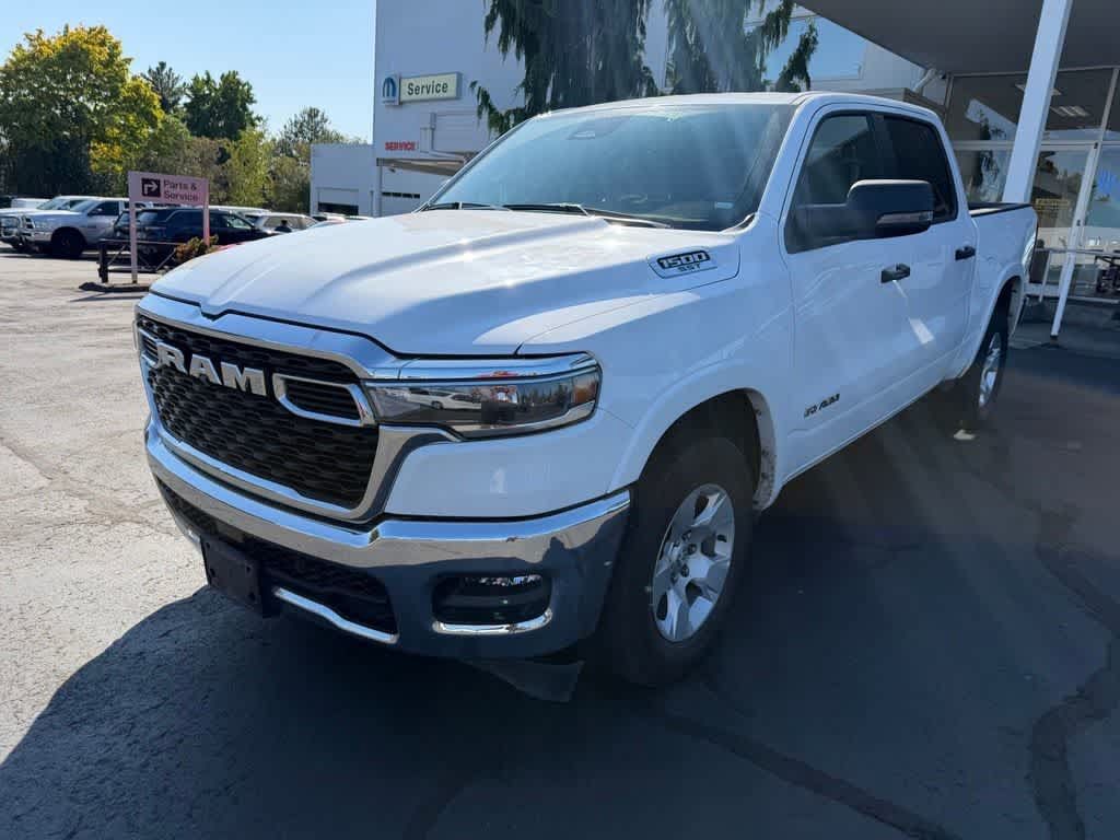 Used 2025 RAM 1500 Big Horn AWD/4WD image 3