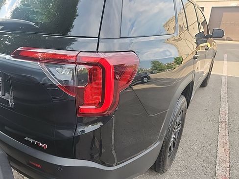 Used 2022 GMC Acadia AT4 w/ Technology Package AWD/4WD image 4