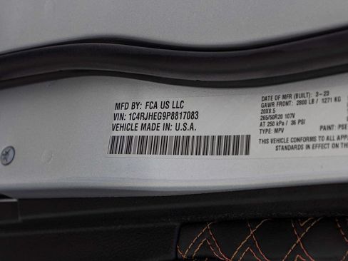 Used 2023 Jeep Grand Cherokee Summit AWD/4WD image 16