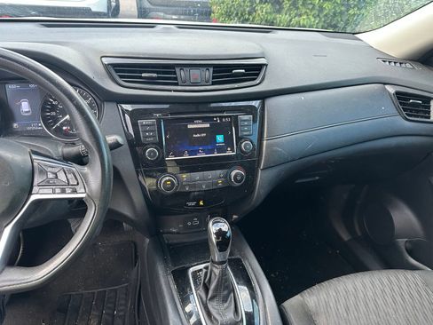 Used 2020 Nissan Rogue S FWD image 8