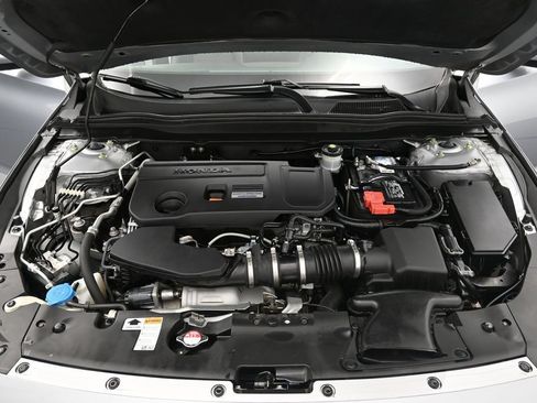 Used 2018 Honda Accord Sport image 11