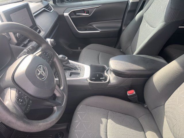 Used 2024 Toyota RAV4 XLE FWD image 9