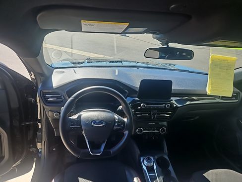 Used 2025 Ford Escape ST-Line FWD image 11
