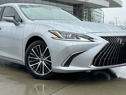 Used 2024 Lexus ES 350 w/ Premium Package image 9