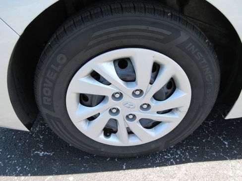 Used 2017 Hyundai Elantra SE FWD image 9