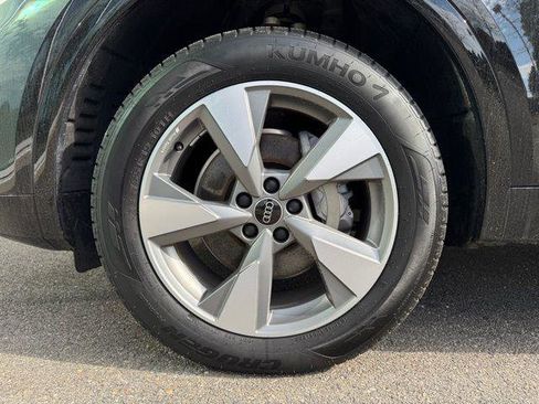 Certified 2025 Audi Q5 Premium w/ Convenience Plus Package AWD/4WD image 8