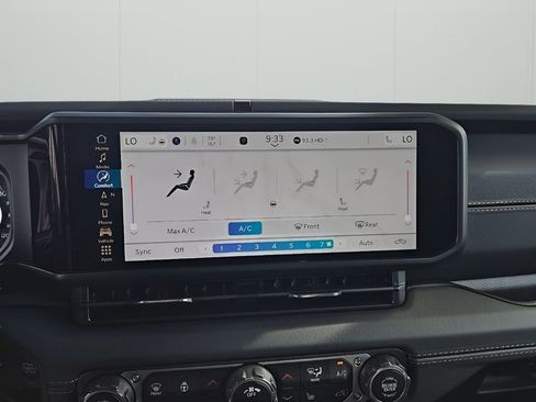 New 2025 Jeep Gladiator Sport image 23