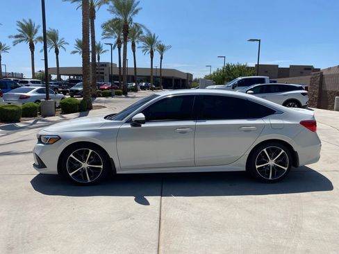 Used 2023 Honda Civic Touring image 4