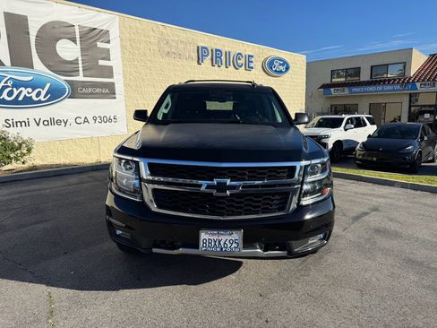 Used 2017 Chevrolet Suburban LT w/ Luxury Package image 2