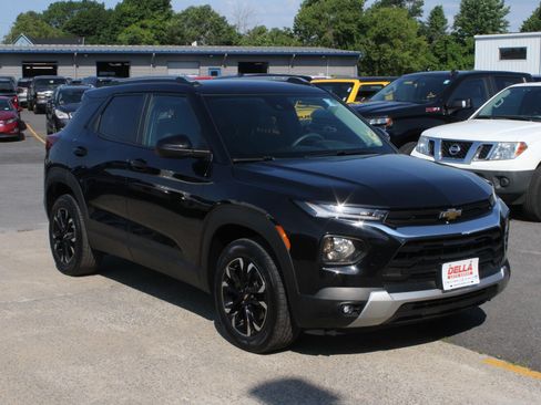 Used 2022 Chevrolet TrailBlazer LT AWD/4WD image 3