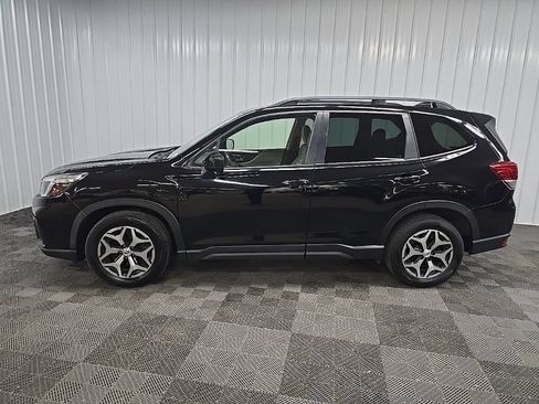 Used 2020 Subaru Forester Premium AWD/4WD image 5