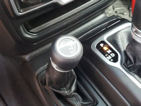 Used 2018 Jeep Wrangler Unlimited Sport AWD/4WD image 31