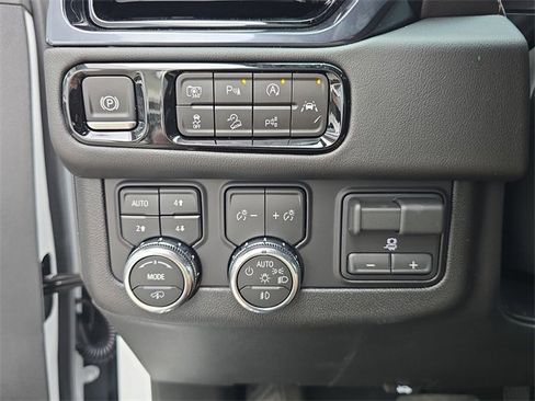 New 2026 GMC Yukon XL AT4 w/ AT4 Premium Plus Package image 25