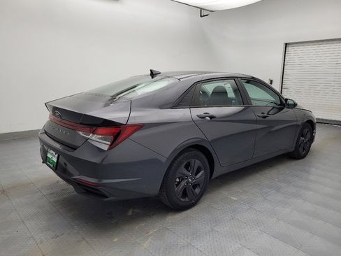Used 2022 Hyundai Elantra SEL image 9