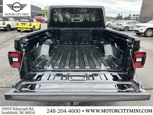 Used 2022 Jeep Gladiator Overland AWD/4WD image 13