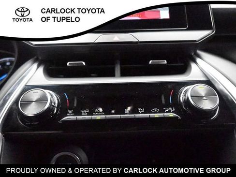 Used 2023 Toyota Venza LE image 12