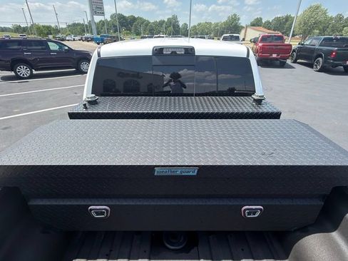 Used 2025 RAM 2500 Laramie AWD/4WD image 15