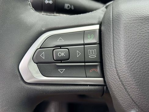 Used 2023 Jeep Compass High Altitude AWD/4WD image 19