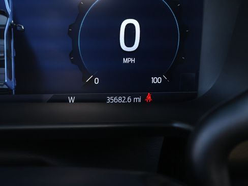 Used 2024 Ford F250 Platinum image 3