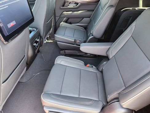 New 2026 GMC Yukon XL Elevation w/ Elevation Premium Package image 9