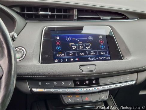 Used 2023 Cadillac XT4 Luxury w/ Cold Weather Package image 22