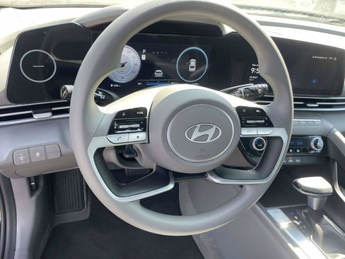 Certified 2024 Hyundai Elantra SEL FWD image 16