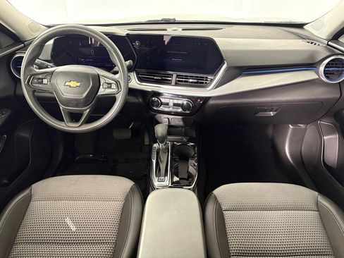 Used 2024 Chevrolet Trax LT image 41