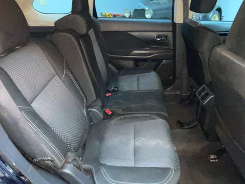 Used 2020 Mitsubishi Outlander ES FWD image 19