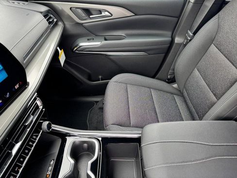 New 2026 Chevrolet Traverse LT w/ Driver Confidence Package FWD image 35
