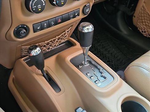 Used 2012 Jeep Wrangler Unlimited Rubicon w/ Dual Top Group AWD/4WD image 12