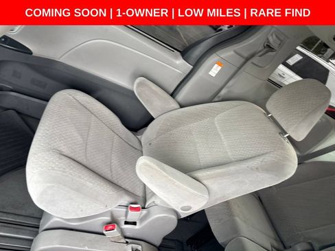 Used 2019 Toyota Sienna LE FWD image 13