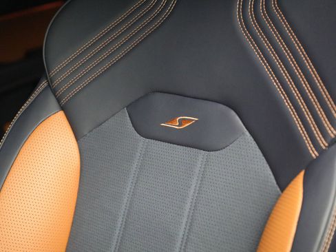 Certified 2024 Bentley Bentayga image 22