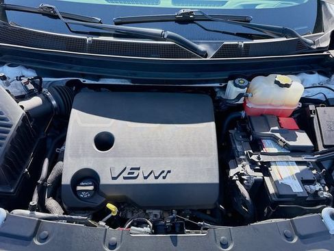 Used 2022 Chevrolet Traverse LS FWD image 28