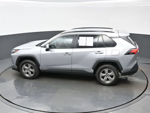Used 2025 Toyota RAV4 XLE AWD/4WD image 37