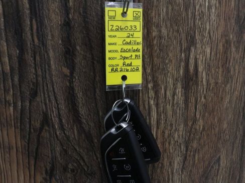 Used 2024 Cadillac Escalade ESV Sport Platinum w/ LPO, ONYX Package image 40