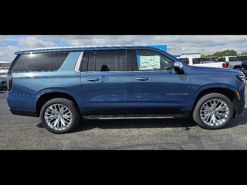 New 2025 Chevrolet Suburban Premier w/ Sun And Tow Package image 2