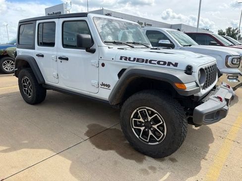 Used 2025 Jeep Wrangler Unlimited Rubicon w/ Convenience Group AWD/4WD image 2