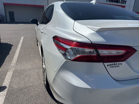 Used 2020 Toyota Camry XLE image 6