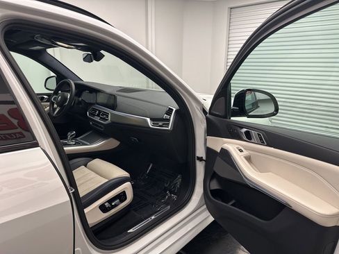 Used 2021 BMW X5 xDrive45e w/ M Sport Package image 8