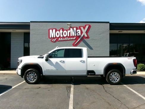 Used 2024 GMC Sierra 2500 Denali Ultimate AWD/4WD image 1