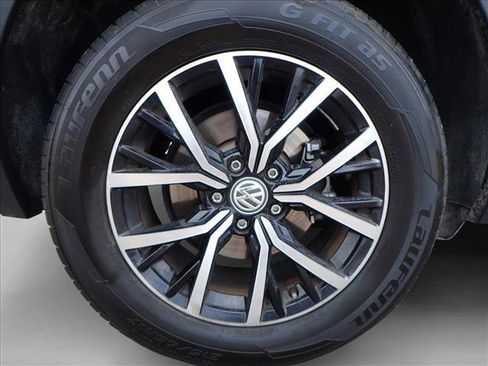 Used 2021 Volkswagen Tiguan SE image 7