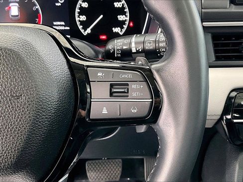 Used 2024 Honda Pilot Touring image 22