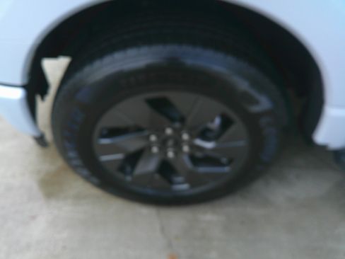 Used 2025 Ford F150 Lightning Lariat image 20