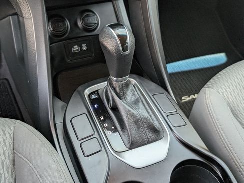 Used 2018 Hyundai Santa Fe Sport FWD image 16